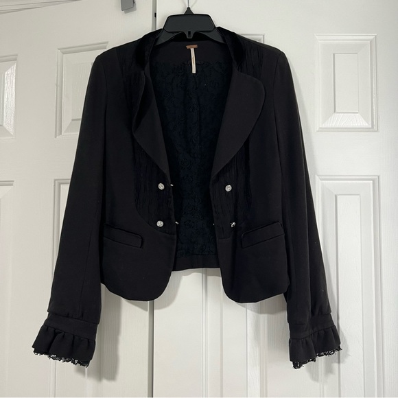 Free People Crop Tuxedo Blazer Jacket Black Lace Velvet Boho Grunge Goth Sz 4 - Picture 13 of 15
